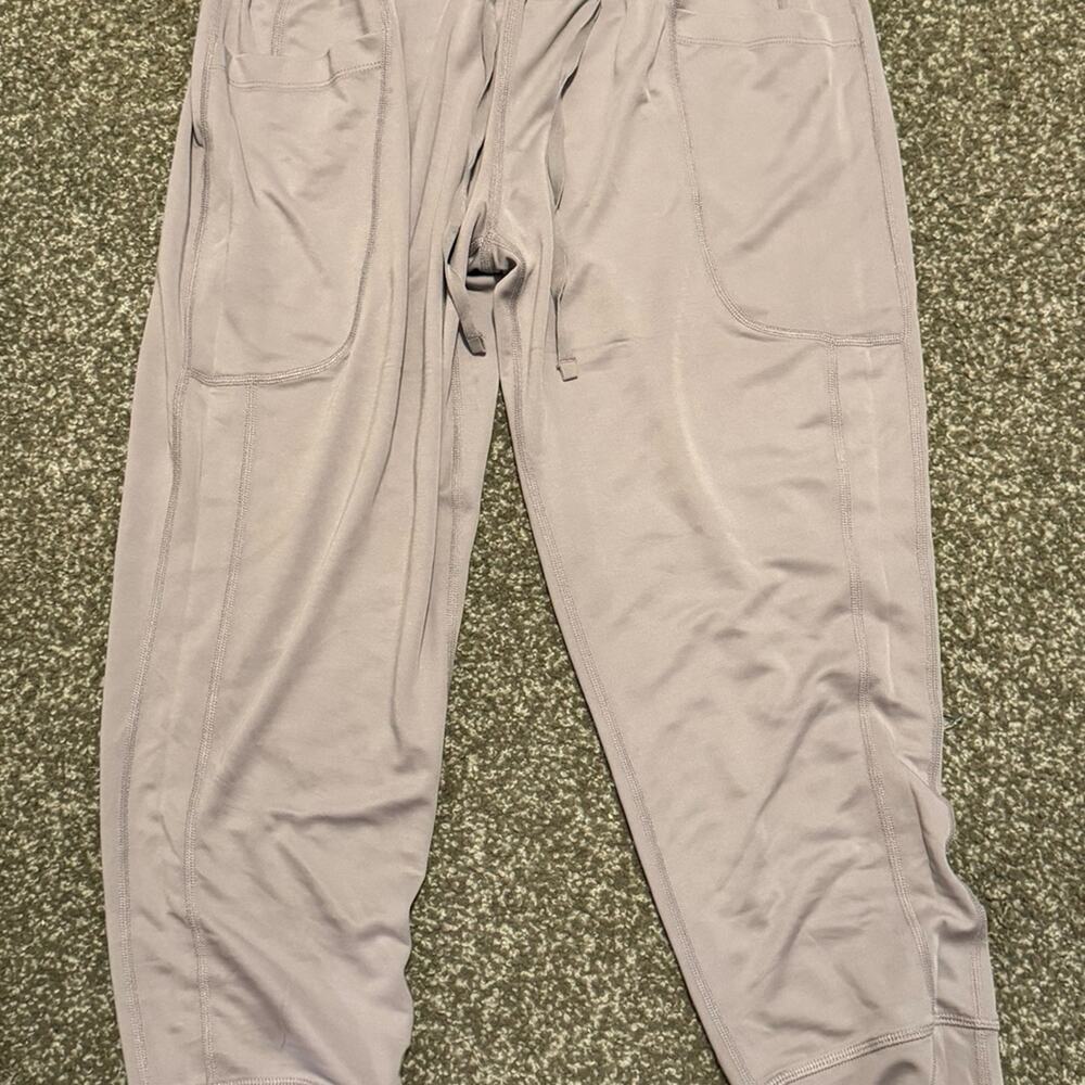 Fabletics Sleek Knit Drawstring Pant